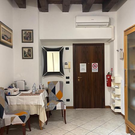 Apartmán Monolocale In Piazza Isolo Verona Exteriér fotografie