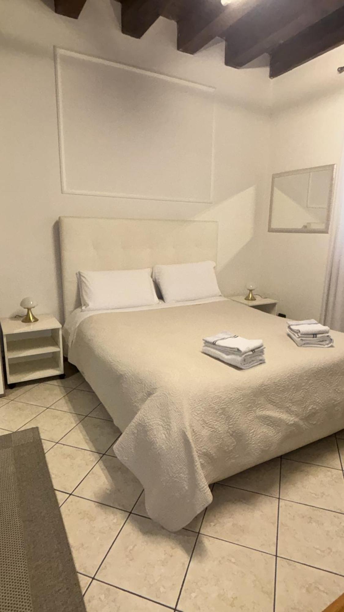 Apartmán Monolocale In Piazza Isolo Verona Exteriér fotografie